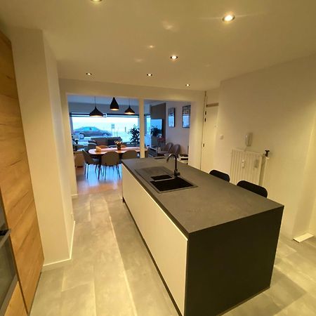 Spacious Apartment With Sea View Остенде Экстерьер фото